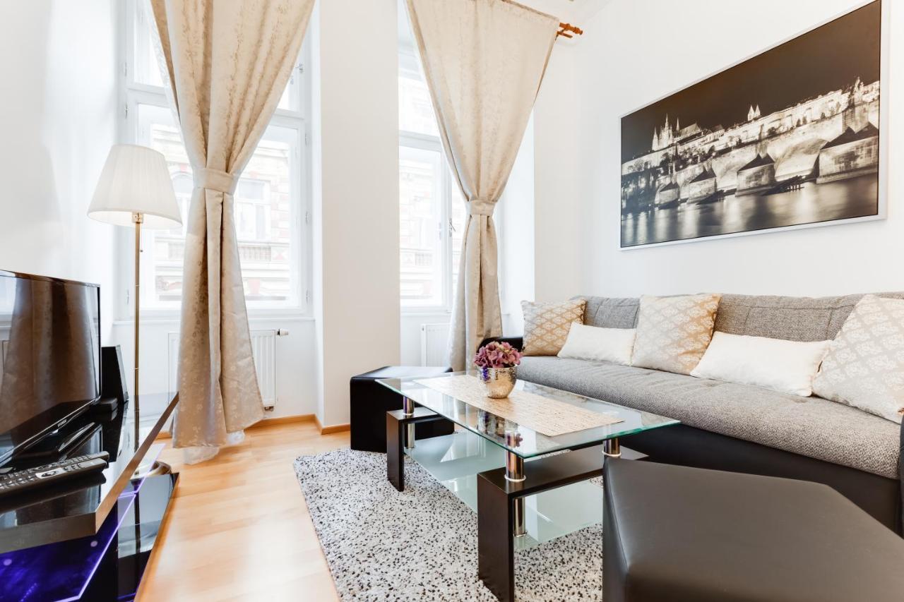 Wenceslas Square Royal Apartment Prága Kültér fotó