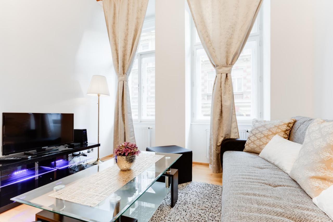 Wenceslas Square Royal Apartment Prága Kültér fotó