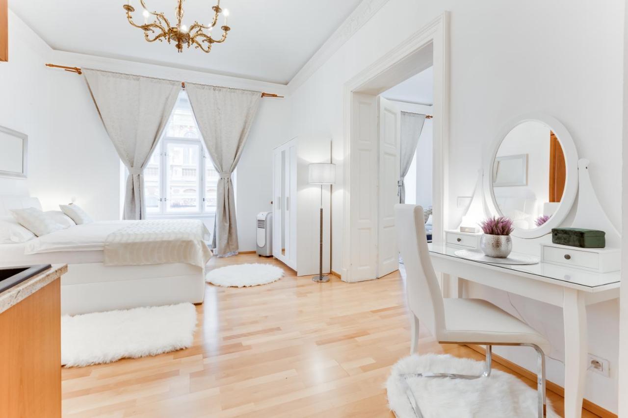 Wenceslas Square Royal Apartment Prága Kültér fotó