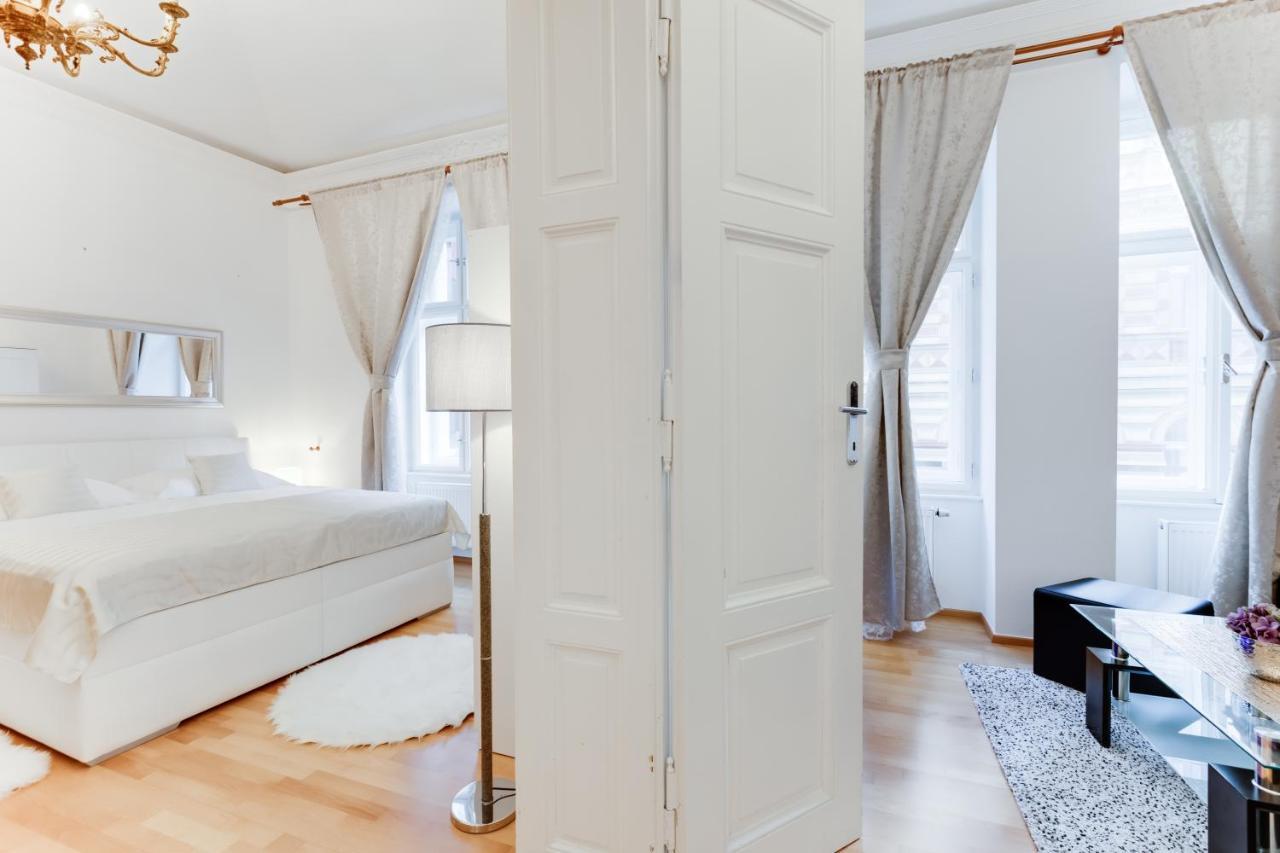 Wenceslas Square Royal Apartment Prága Kültér fotó