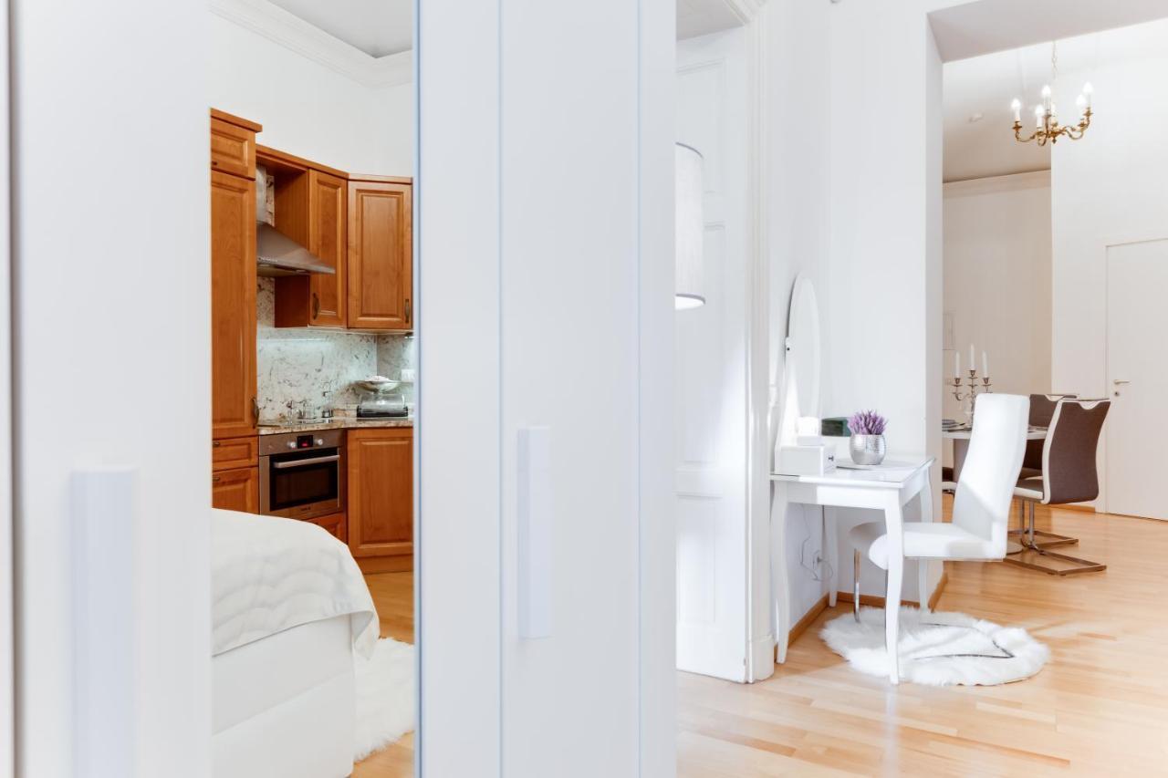 Wenceslas Square Royal Apartment Prága Kültér fotó